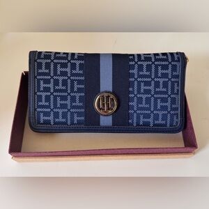 Tommy Hilfiger Blue Patterned Wallet